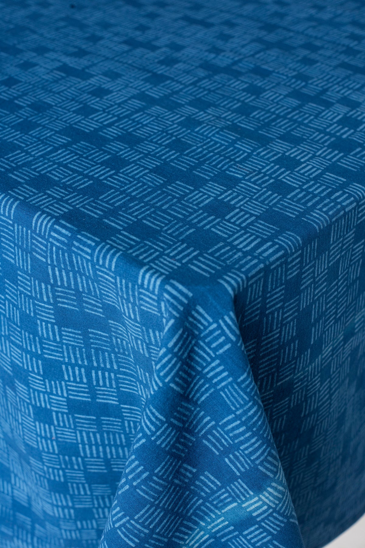 INDIGO TEXTURED TABLE COVER