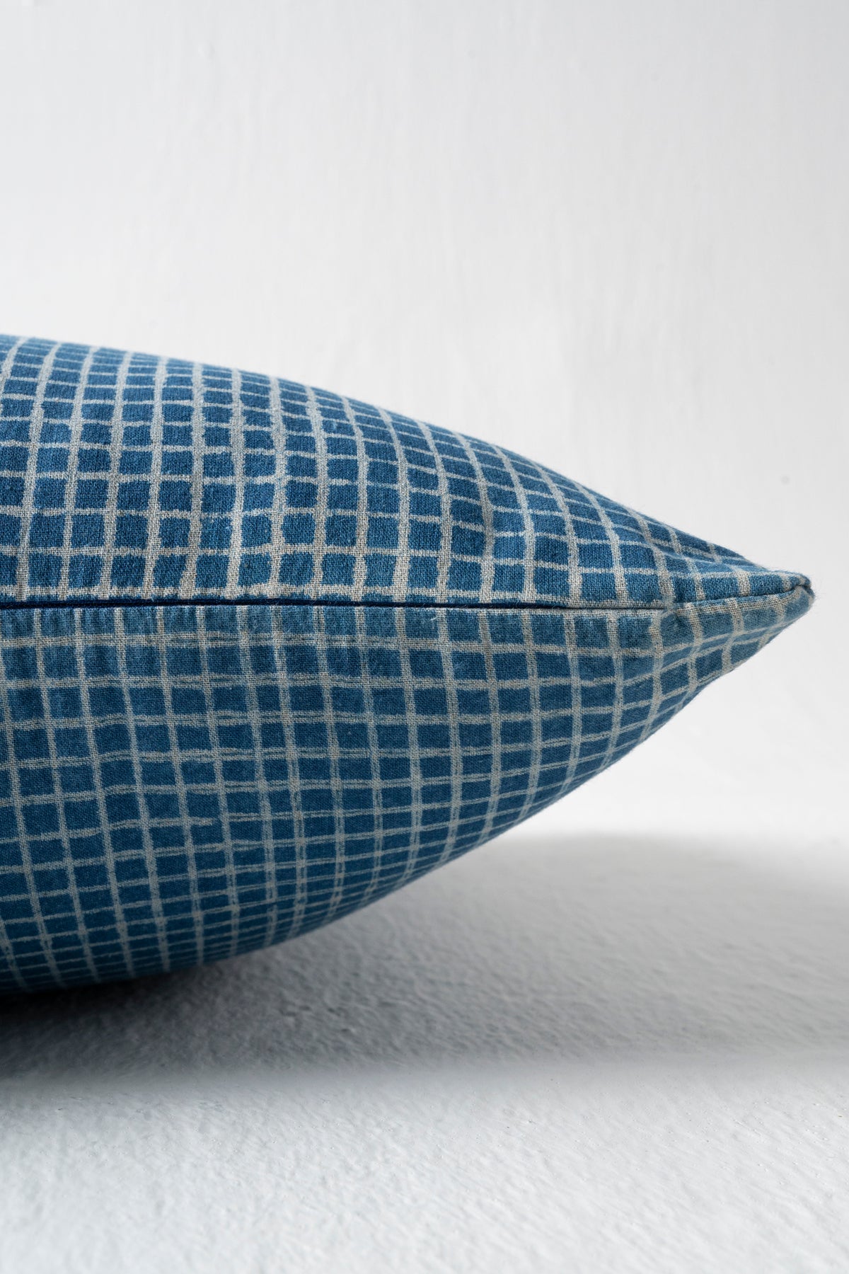 INDIGO GRID CUSHION