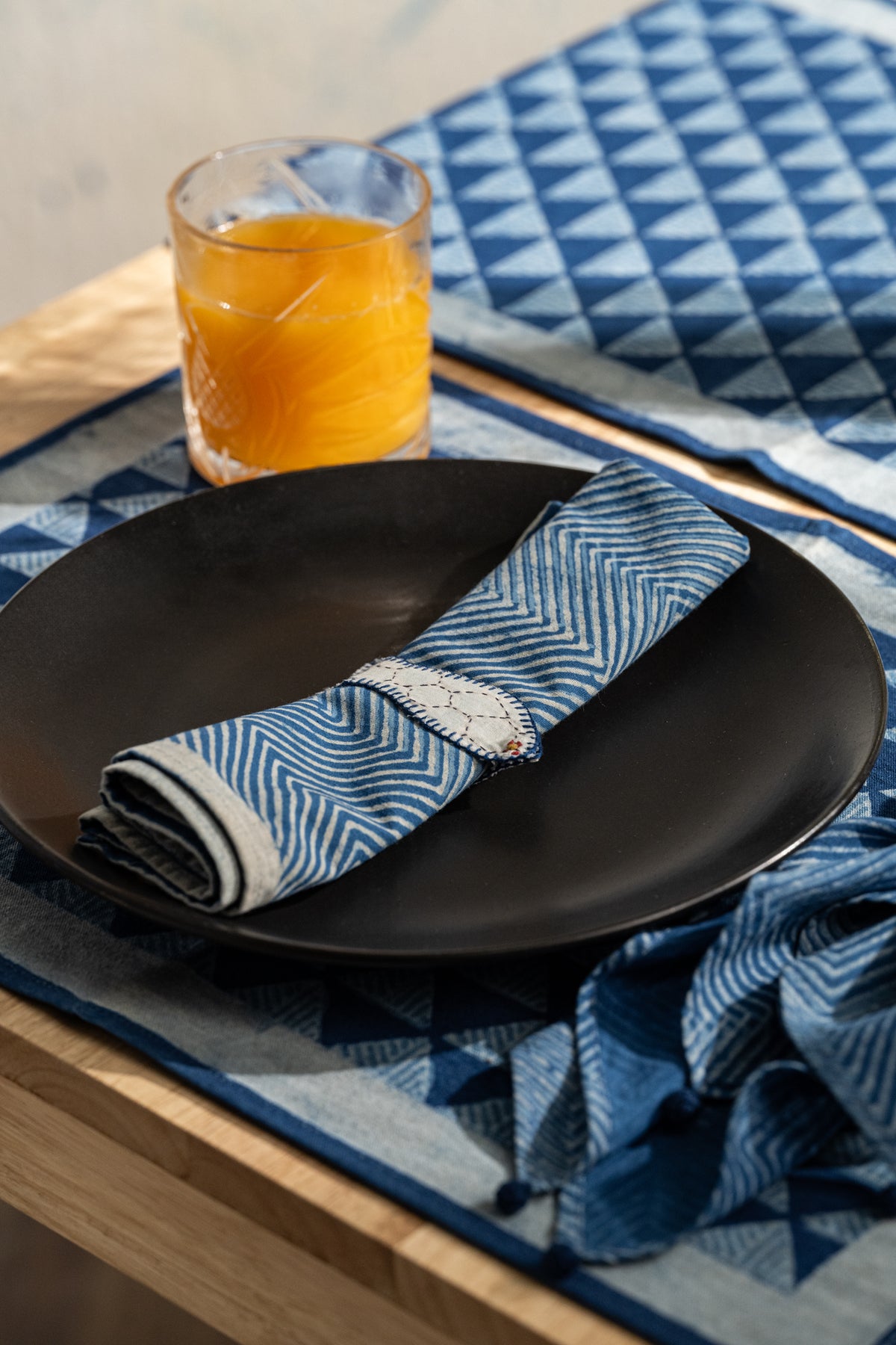 MANDANA TABLE RUNNER