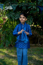 Small Buti Kurta